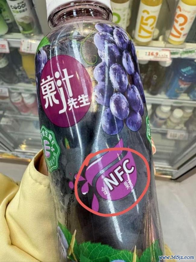 10元一升的“鲜榨”到底有多少真果汁 标签乱象引关注