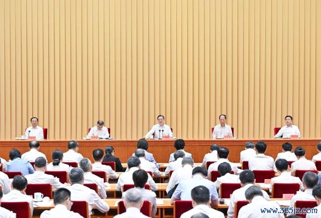 全国基础教育工作会议在京召开